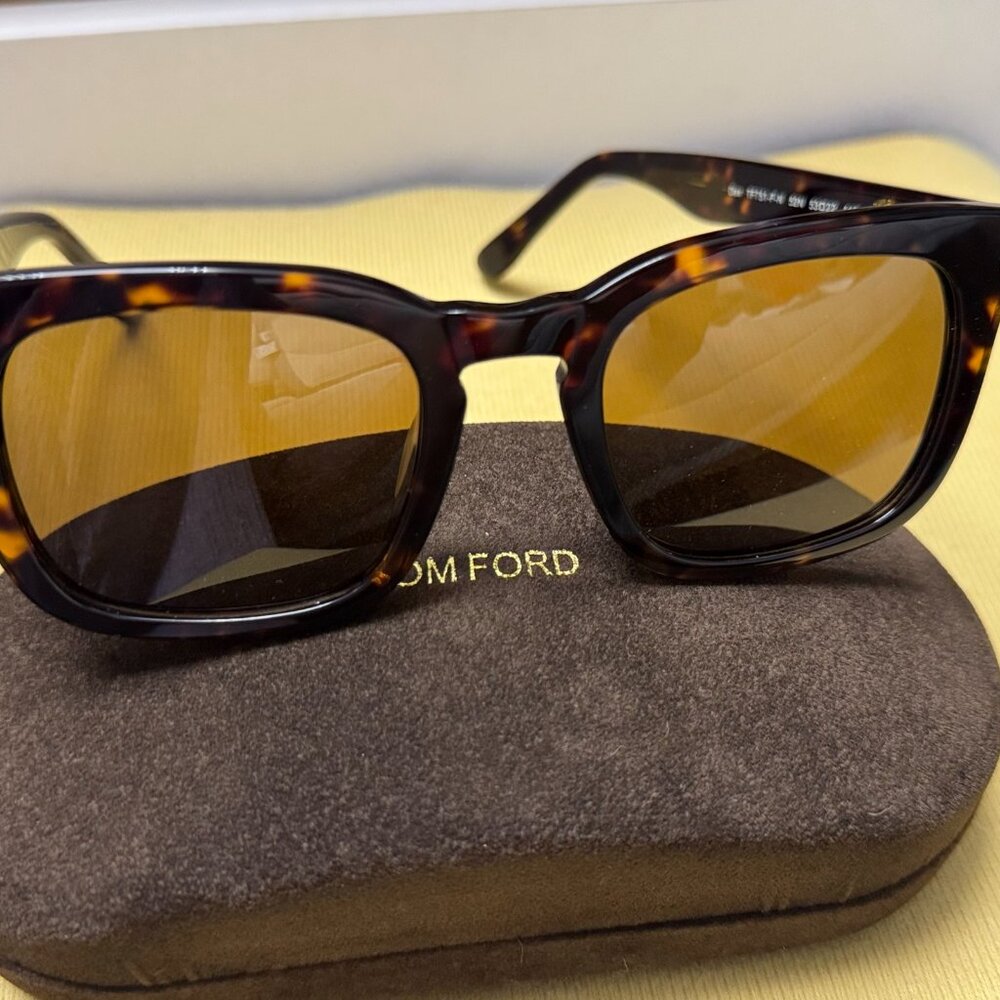 Tom Ford Tortoise Square Sunglasses - Viral Preppy Trend